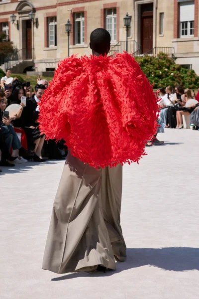 Look 1